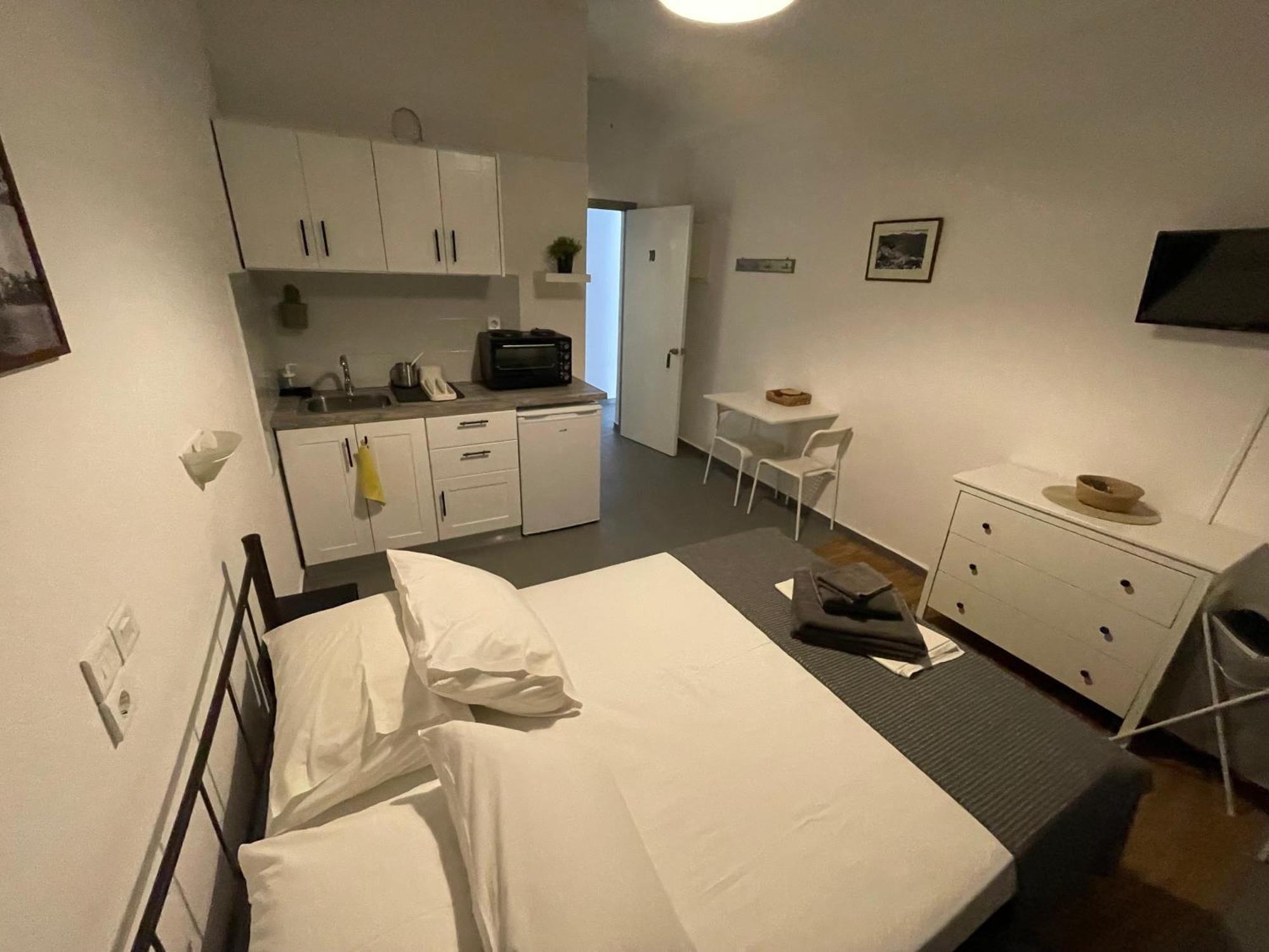 Spanos Studios - Panteli Esterno foto